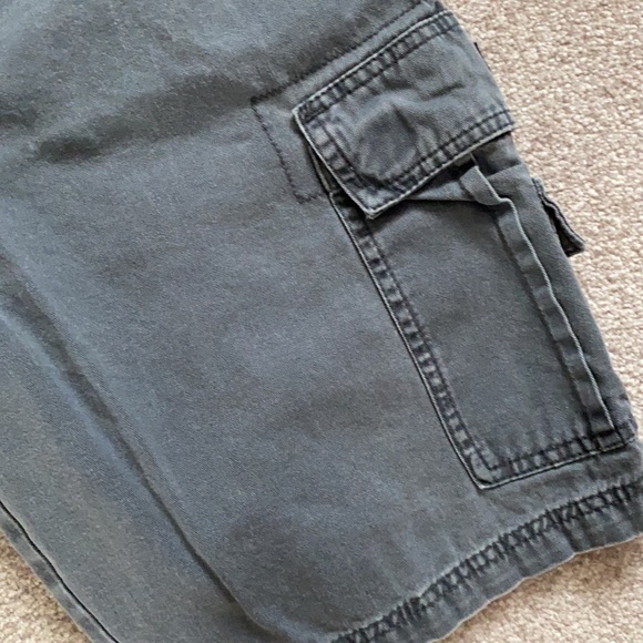 Wrangler Cargo Shorts - Picture 3 of 6